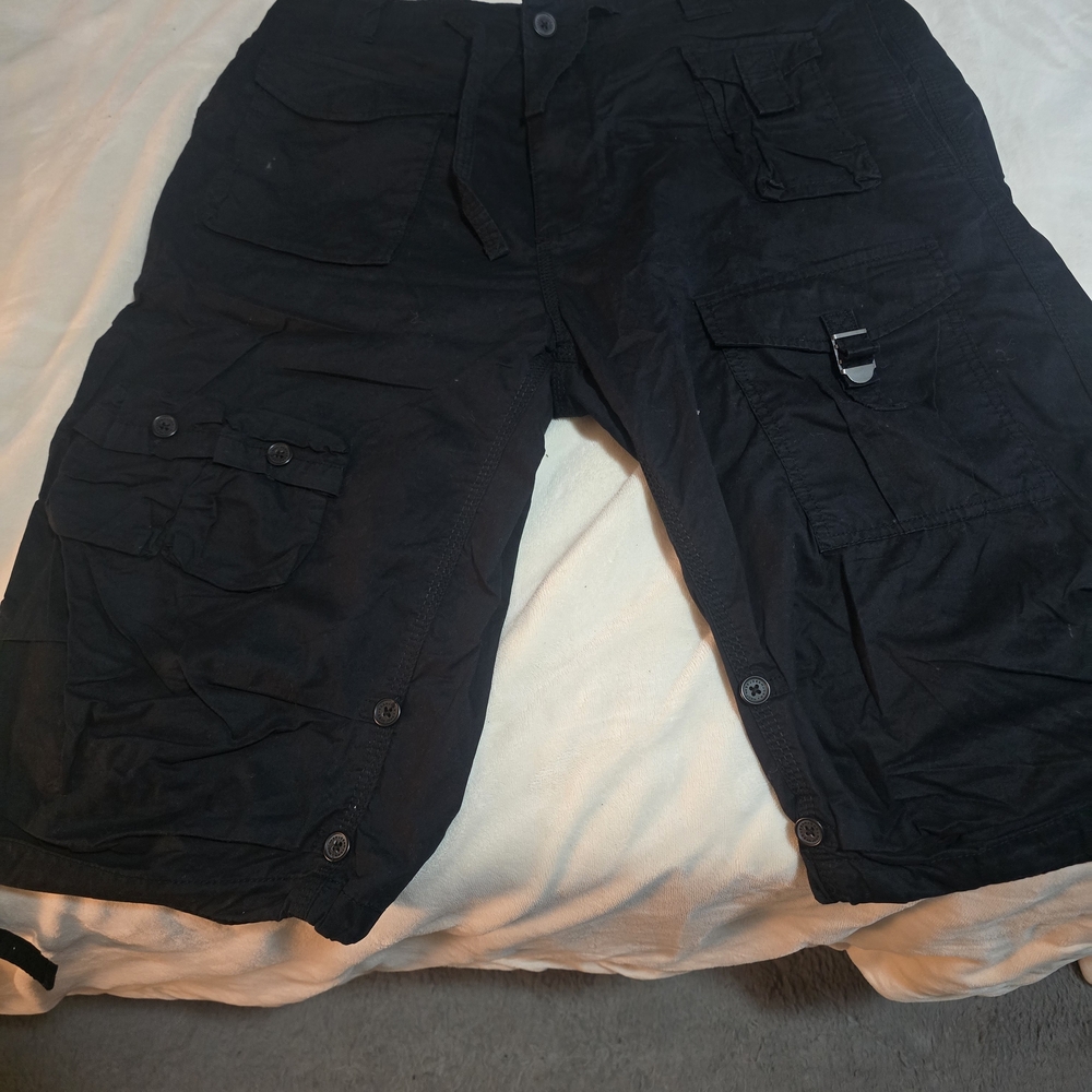 New Without TagsSean John Black Cargo Shorts for Men Size 34